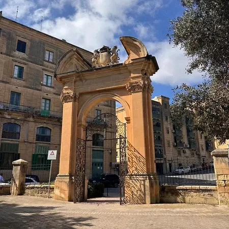 Valletta Waterfront Hideaway